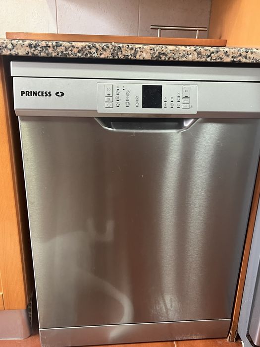 Maquina de lavar Loiça em Inox modelo Princess A24IX