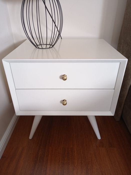 Camiseiro e 2 mesas de cabeceira