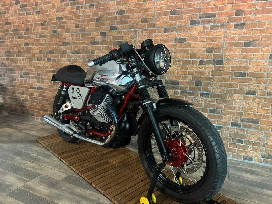 Moto Guzzi cafe racer