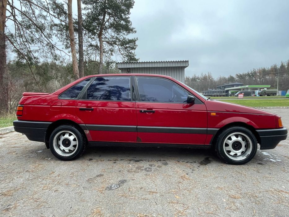 Volkswagen Passat B3 (1993) - 2.0 Инжектор, АКПП, Кондиционер