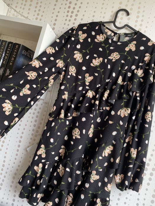 Sukienka zwiewna letnia River island, kwiaty falbanki roz. XL