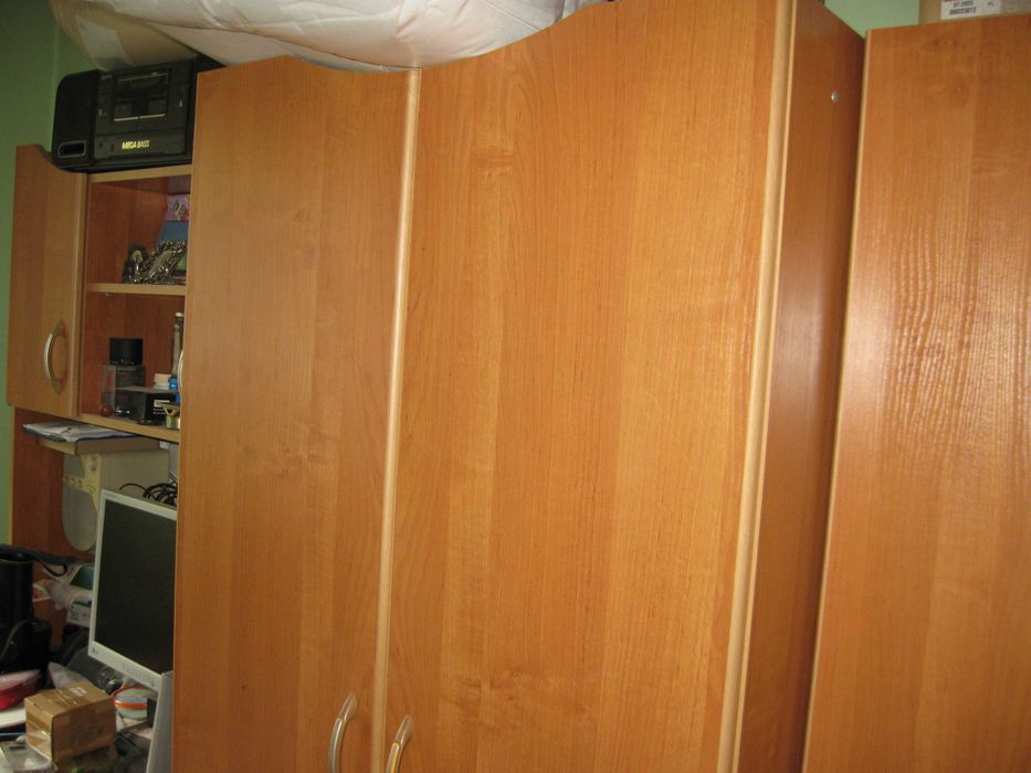 Zestaw meblowy  z biurkiem