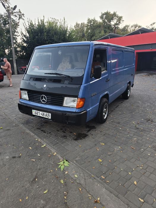 Продам бус Мерседес мб100 д СРОЧНО