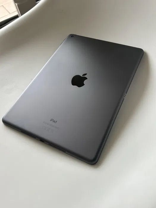 Ipad 8th 32gb + Apple Pencil + якісний чохол - оригінал, neverlock