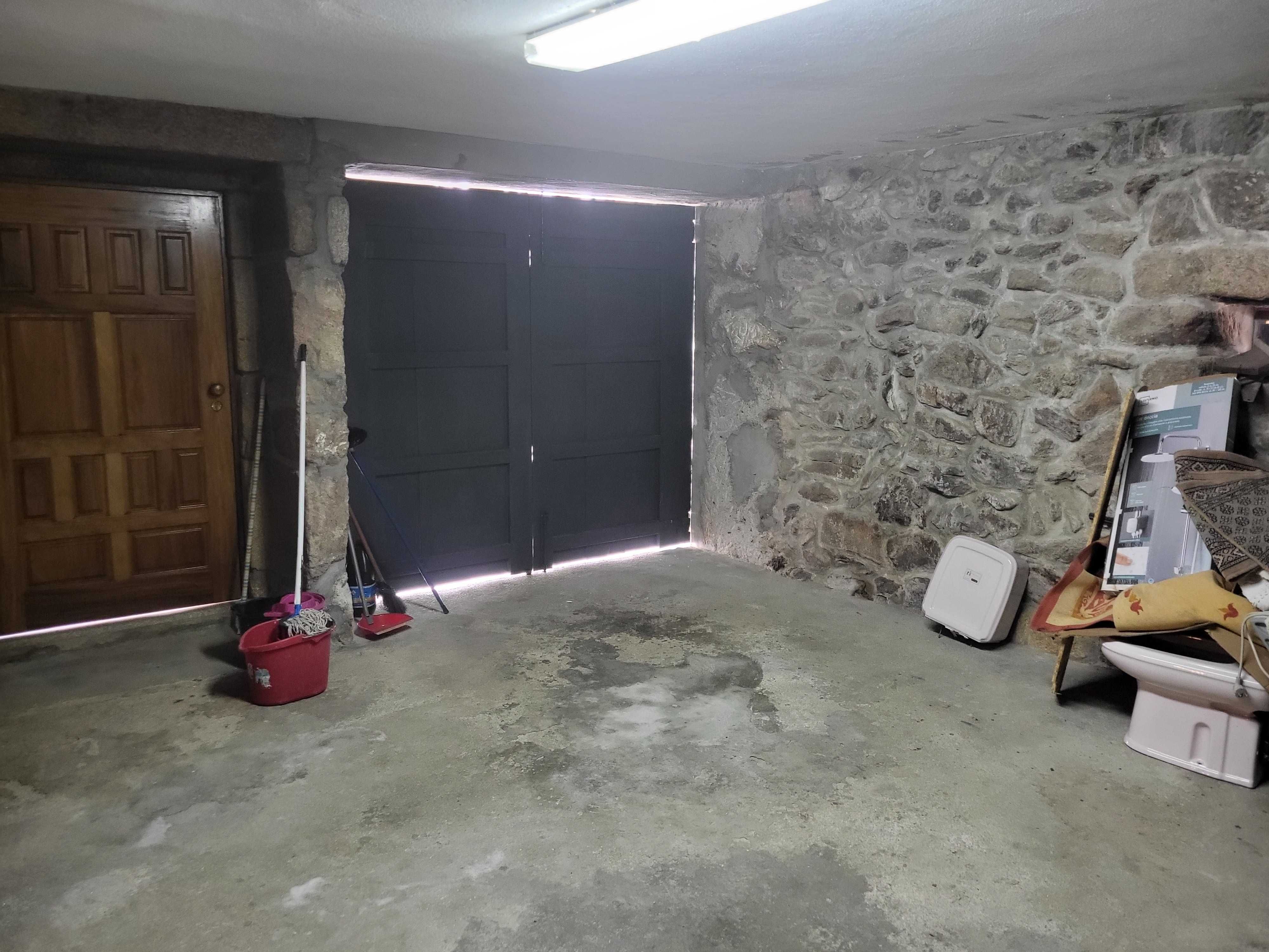 Casa Histórica T4 em Salto (zona Gerês, Cabeceiras Basto; Montalegre)