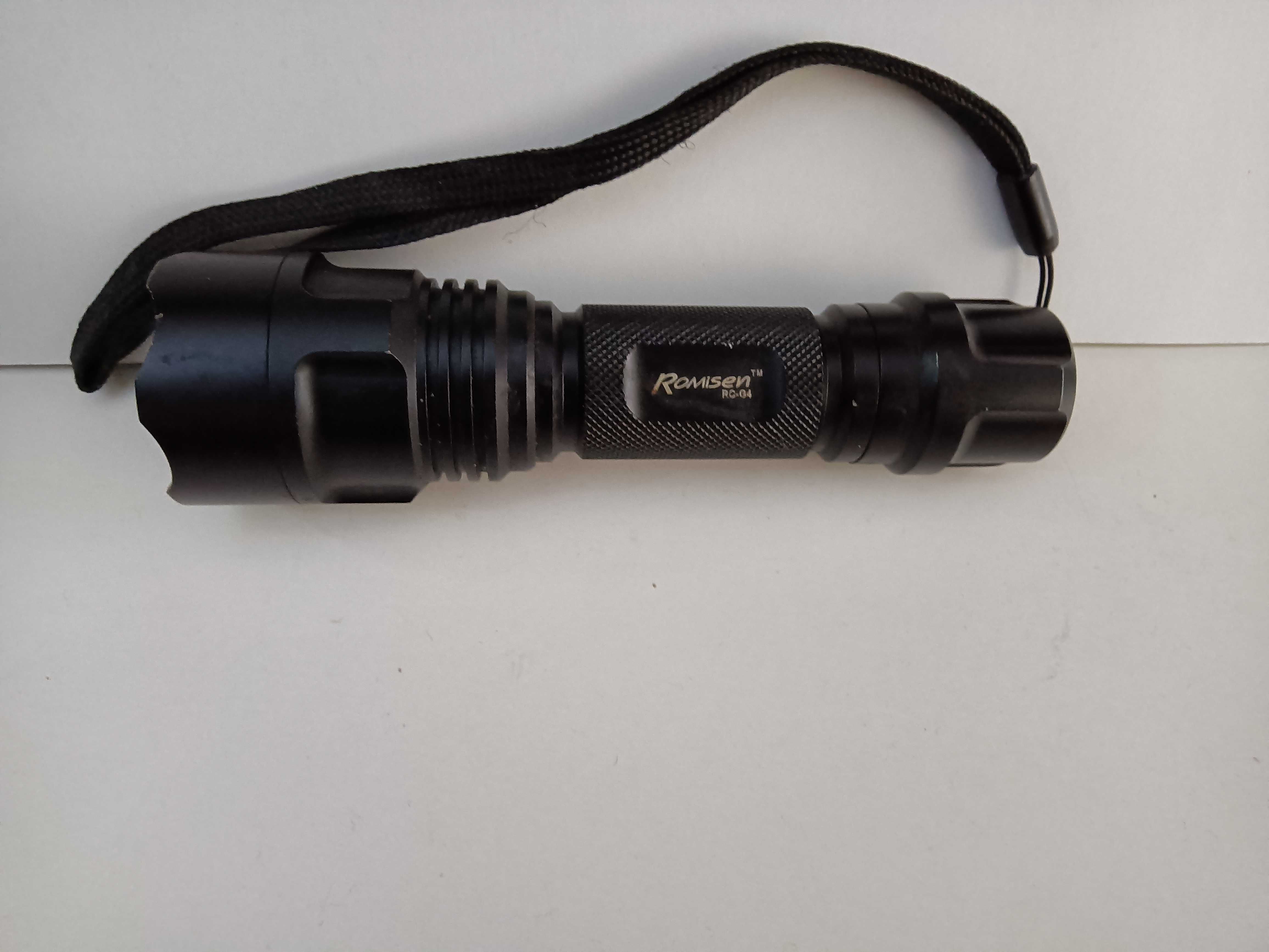 2 lanternas pilhas recarregáveis e carregador