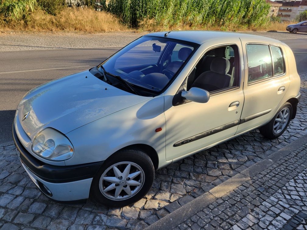 Renault Clio 2 1.9dTi RXE 80cv