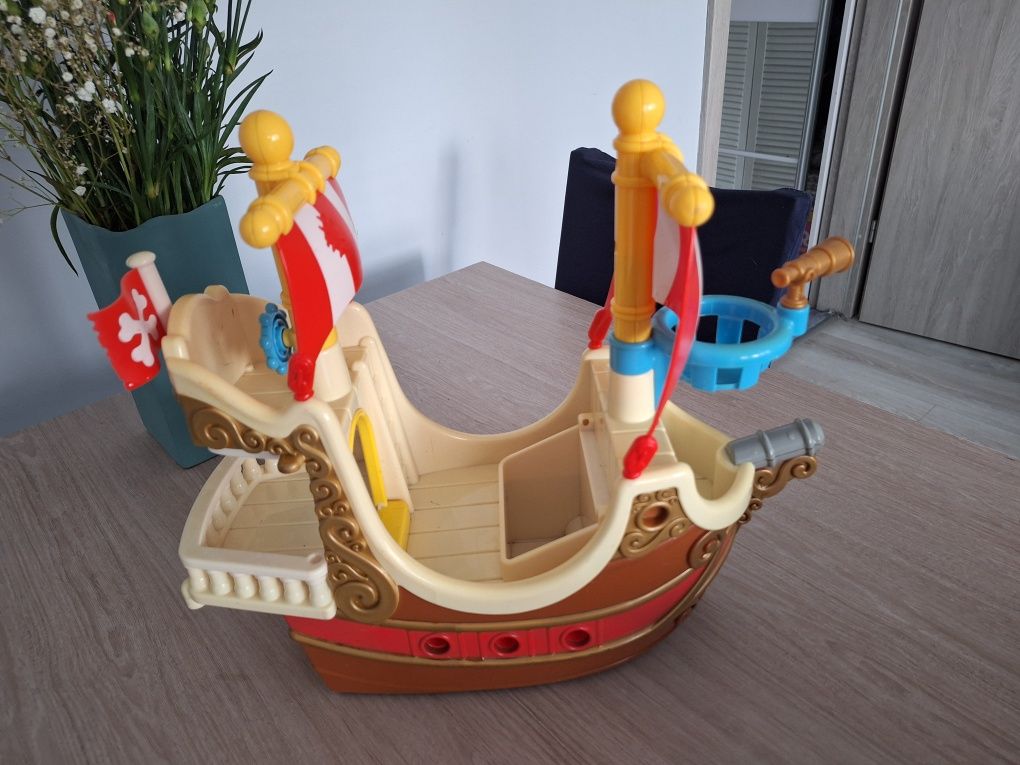 Statek piracki ELC duży.