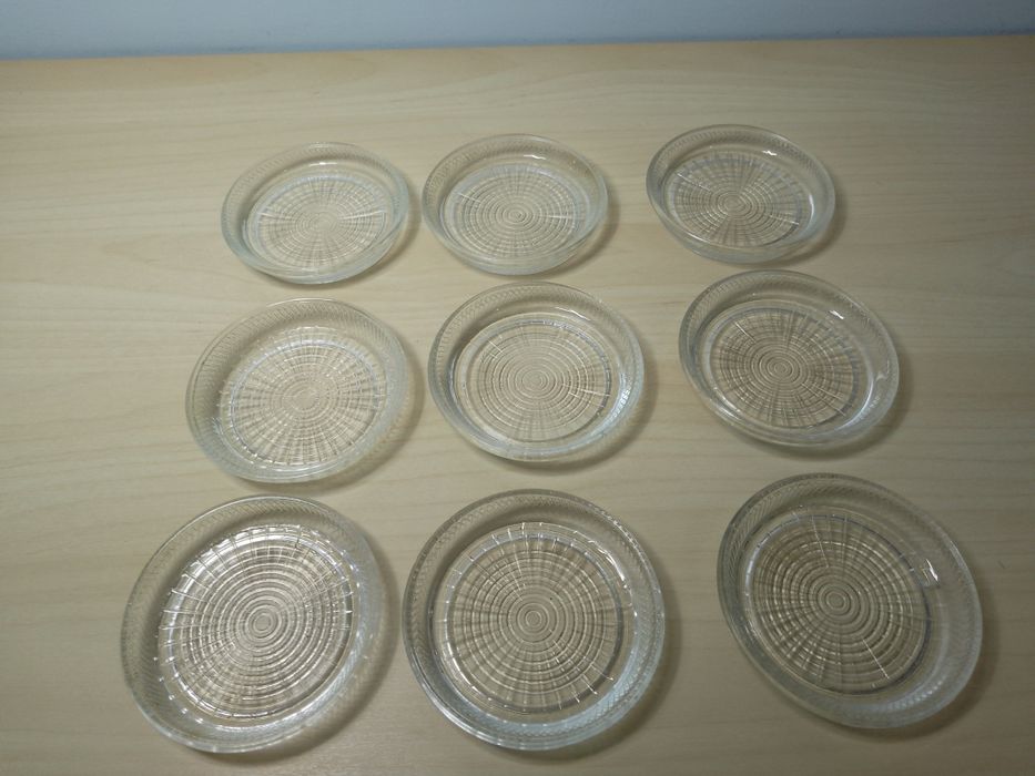 9 spodeczków PRL kryształowe