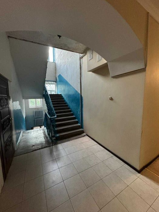 Подiл. вул. Ярославська, історичний центр, 2-к. квартира. Оренда.