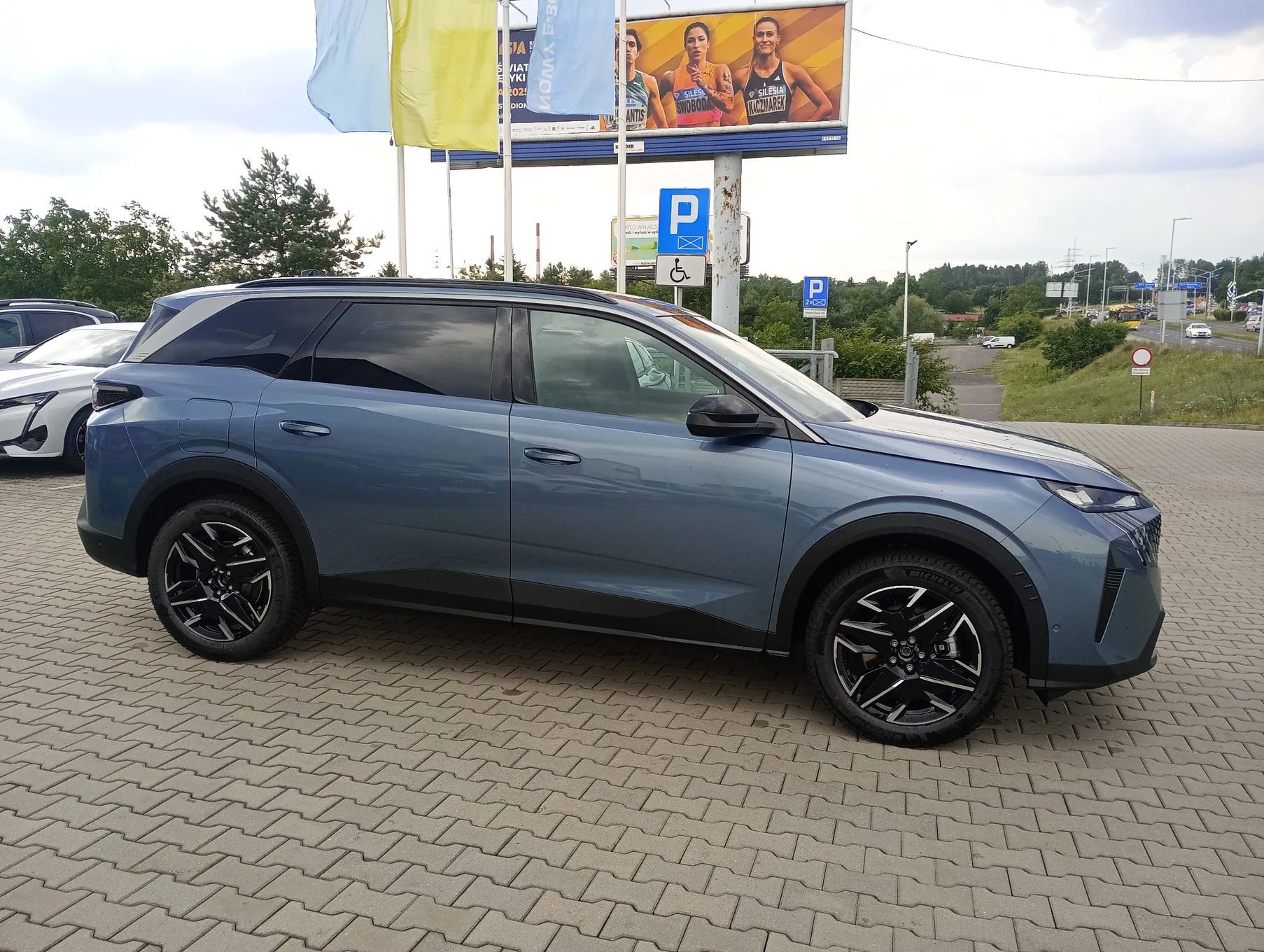 Peugeot 5008 Nowy Allure 145KM Hybryda Automat