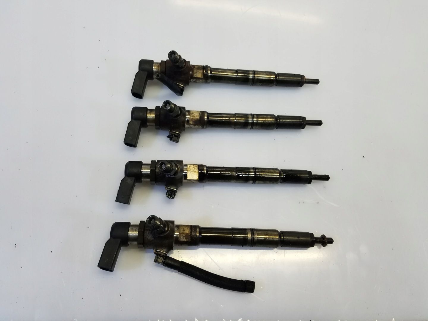 WTRYSK WTRYSKIWACZ VW SKODA SEAT LEON II 1.6 TDI 03L130277B