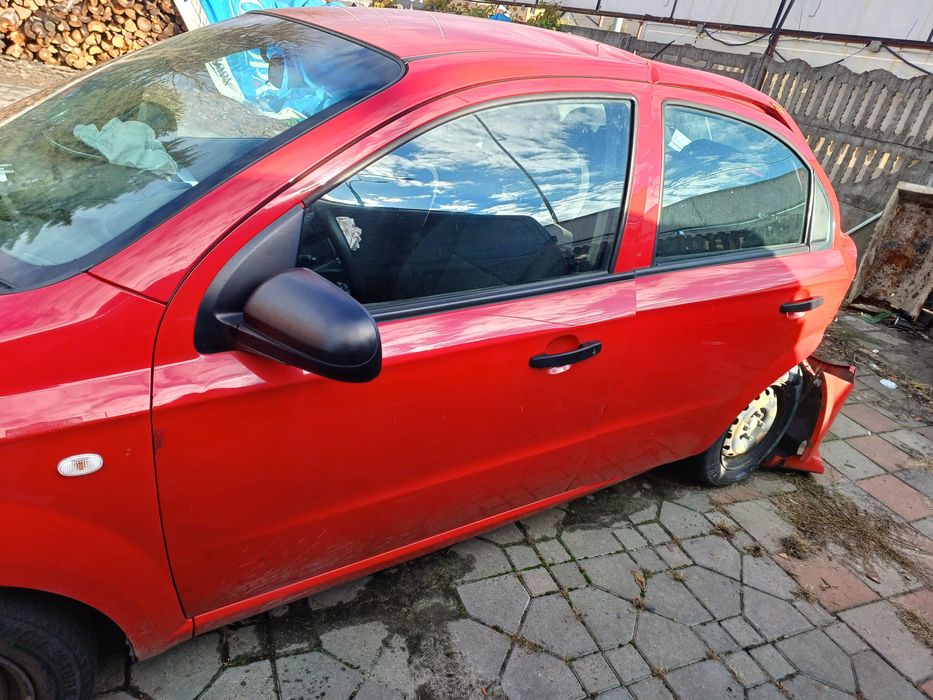 Капот авео т250 красный