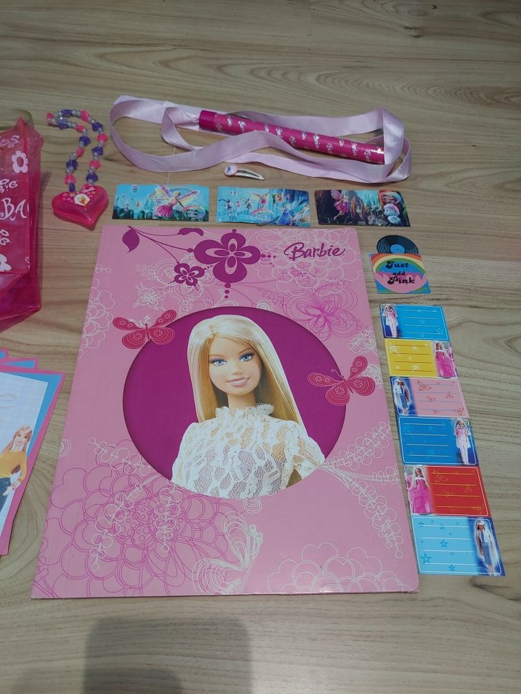 Różowy zestaw Barbie Mattel teczka biżuteria naszyjnik karteczki pink