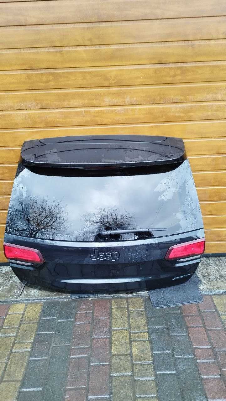 Кришка багажника Jeep Grand Cherokee wk2 ескейп куга