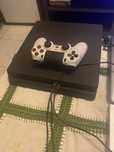 Playstation 4 Slim 500g + Comando e Fio