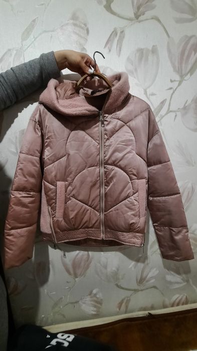 Продам куртку жіночу