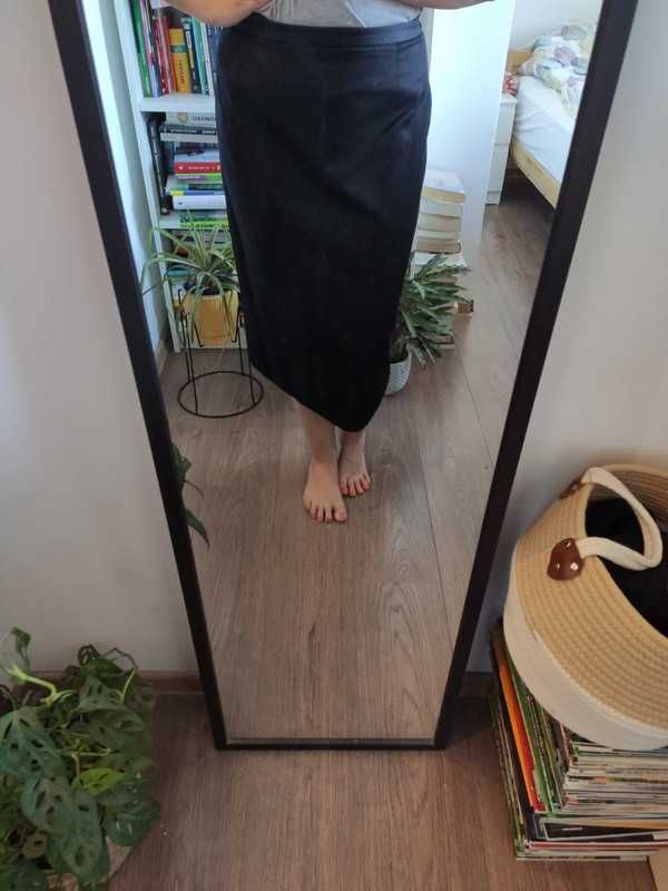 Czarna elegancka spódnica