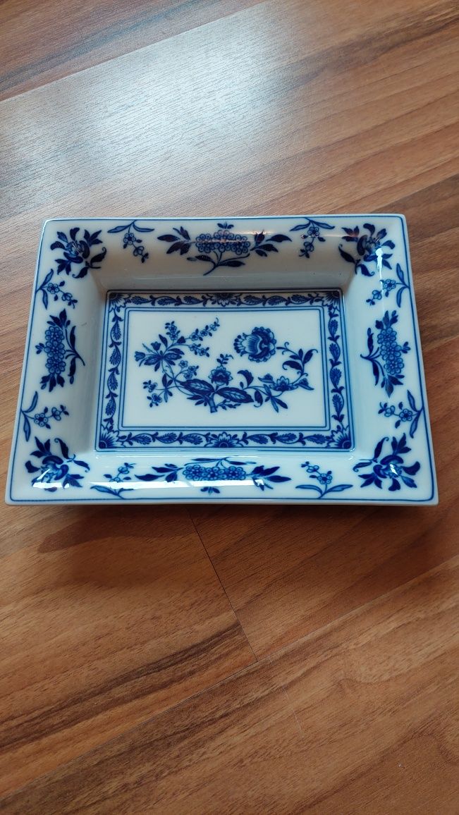 Conjunto azul e branco Vista Alegre
