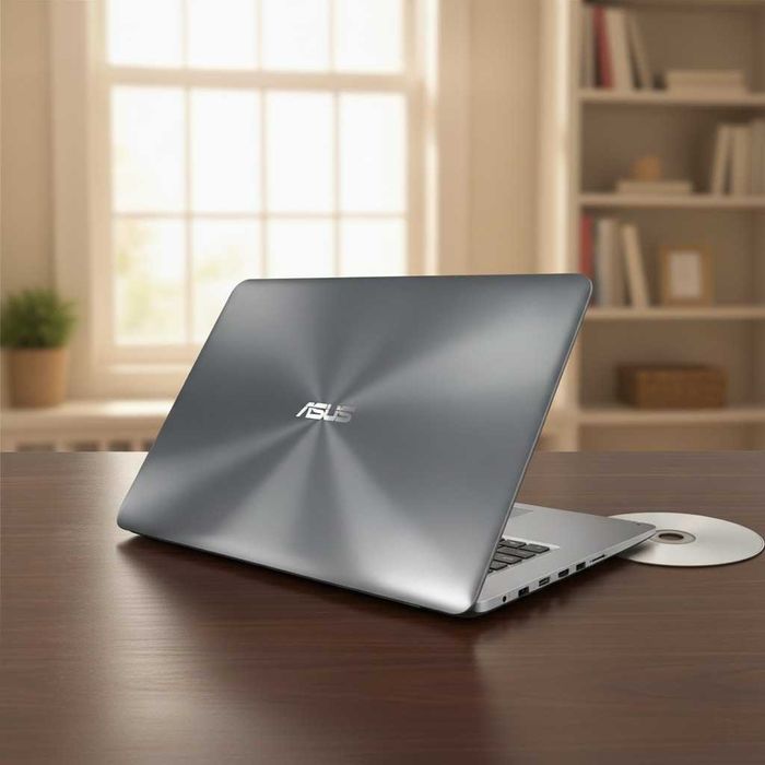 ASUS 17" | i7 | GeForce GTX 950m | 8Gb | 1TB