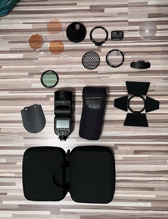 Godox V1S – lampa błyskowa do Sony + zestaw akcesoriów