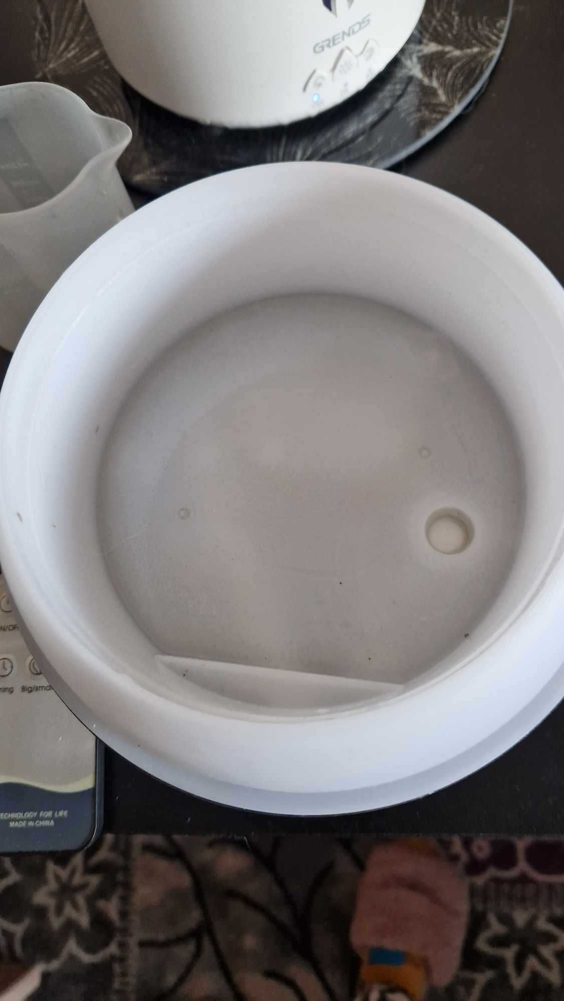 Ultradźwiękowy dyfuzor ciemny 400 ml z pilotem