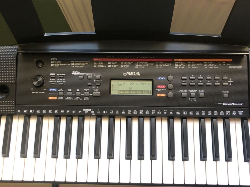 Синтезатор Yamaha psr e263