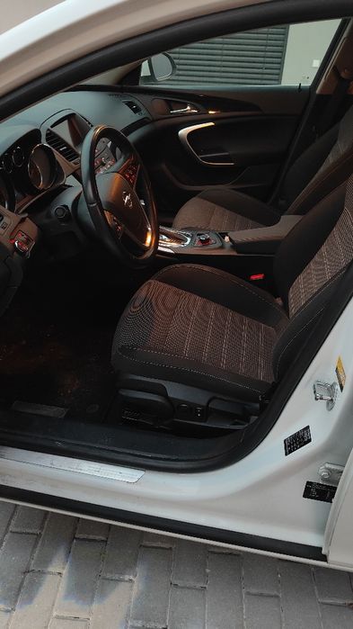 Opel Insignia com inspeção até Outubro de 2026