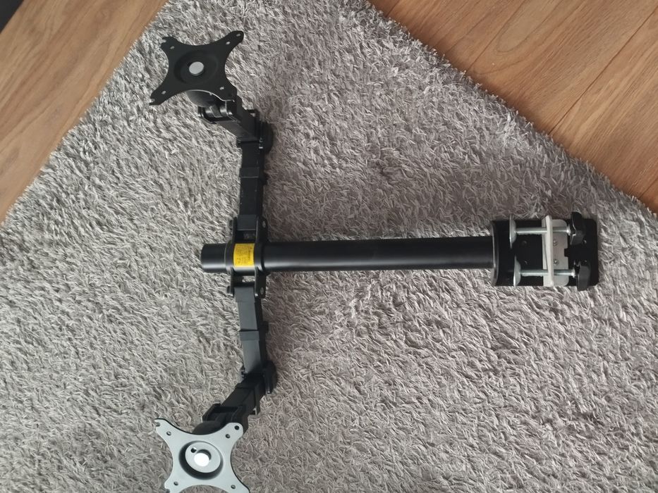 Uchwyt na dwa monitory