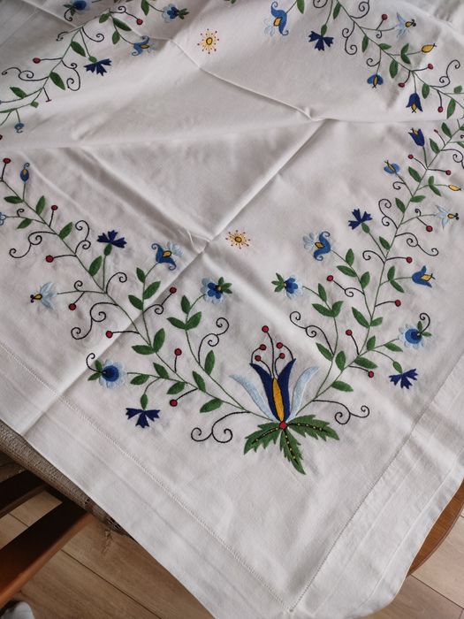 Obrus kaszubski haftowany ręcznie wymiary 145x160