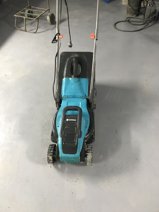 Газонокосарка нормально працює