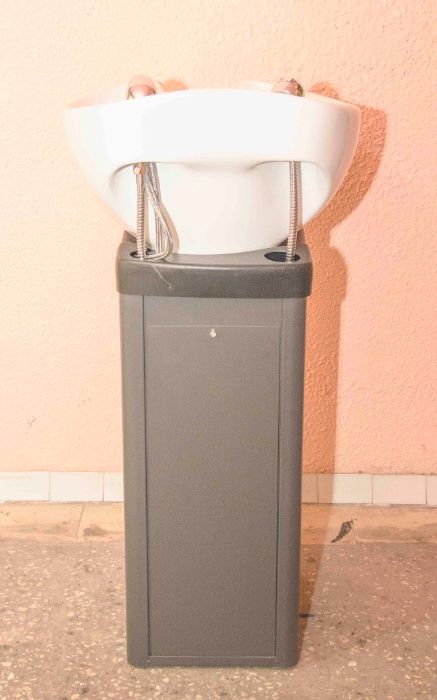 Меблі для салонів краси, перукарська мийка