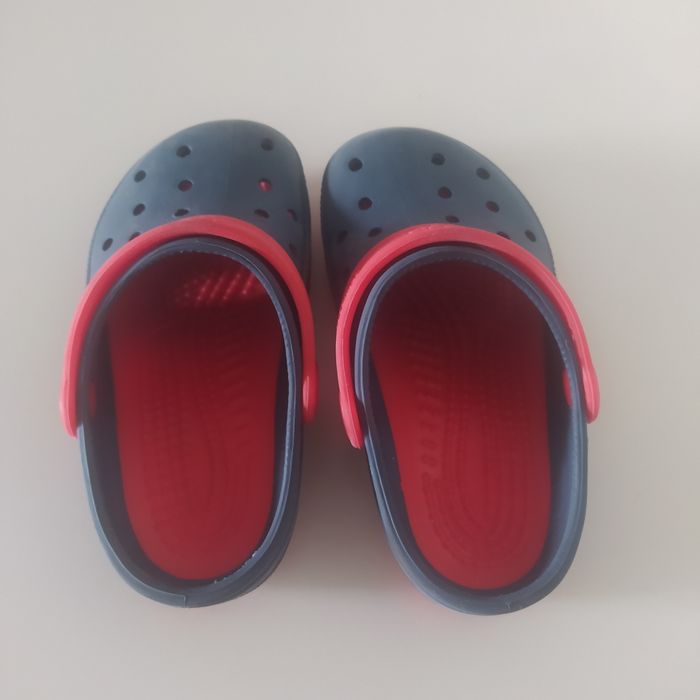 Chinelos crocs Chicco 23
