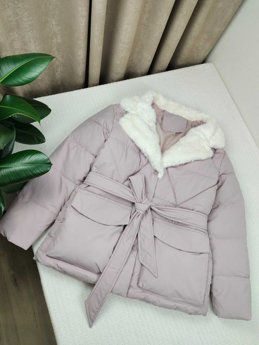 Стильна зимова жіноча куртка