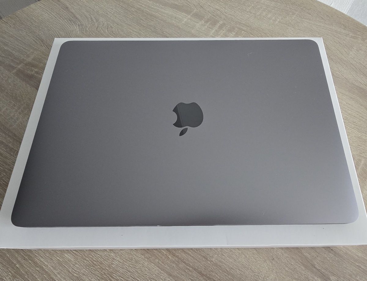 Apple MacBook Pro A2338 M1 16GB Ram 256SSD Bateria 100% Stan Perfekt
