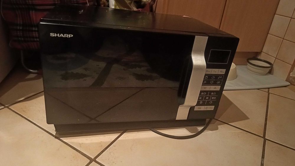 Kuchenka mikrofalowa SHARP