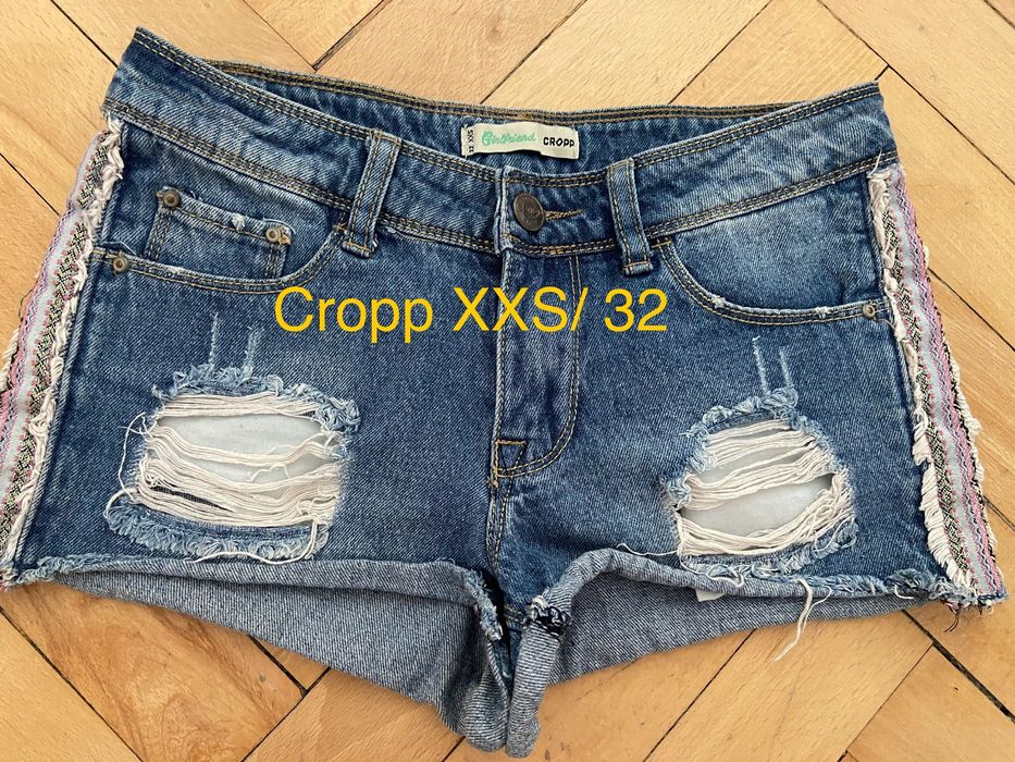 Cropp 32 XXS damskie szorty krótkie spodenki przetarcia jeansowe dżins