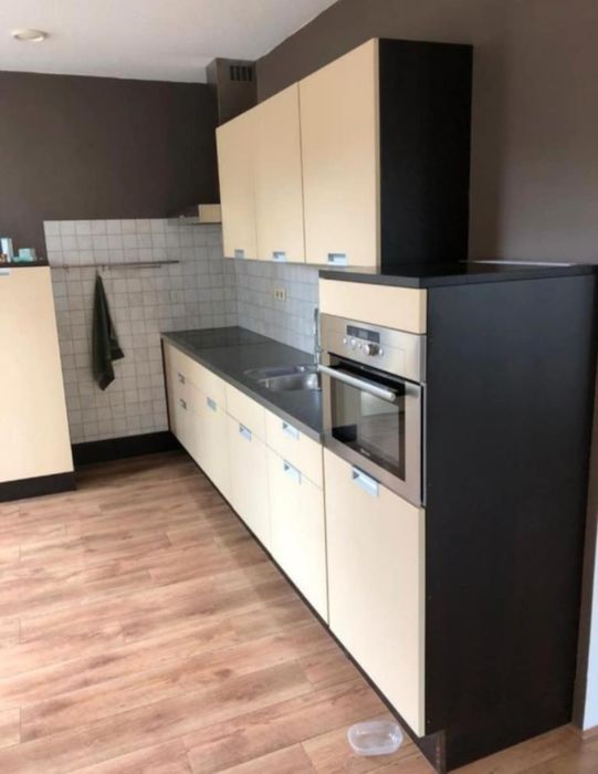 Kremowa kuchnia 390cm jak nowa
