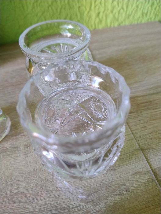 2 kryształowe dzbanuszki 9cm