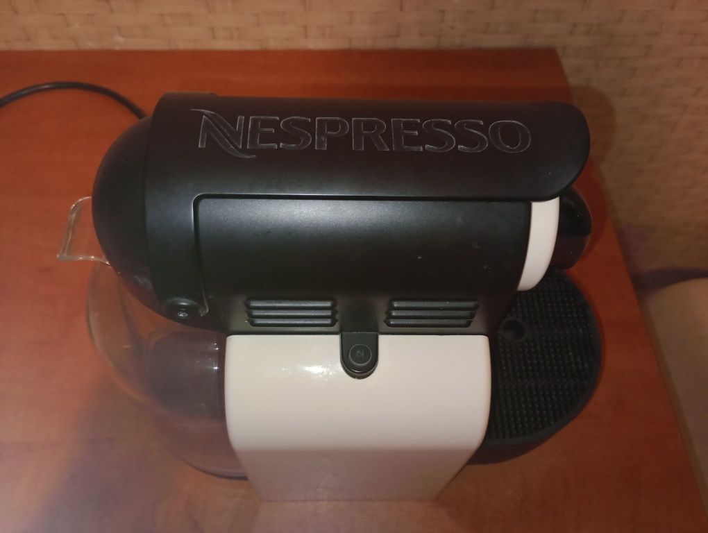 Ekspres ciśnieniowy DeLonghi nespresso