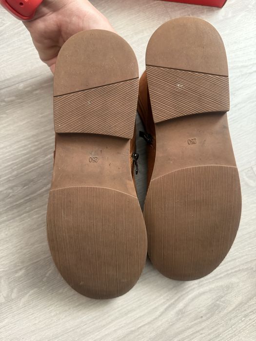 Замшеві черевики коричневі тренд