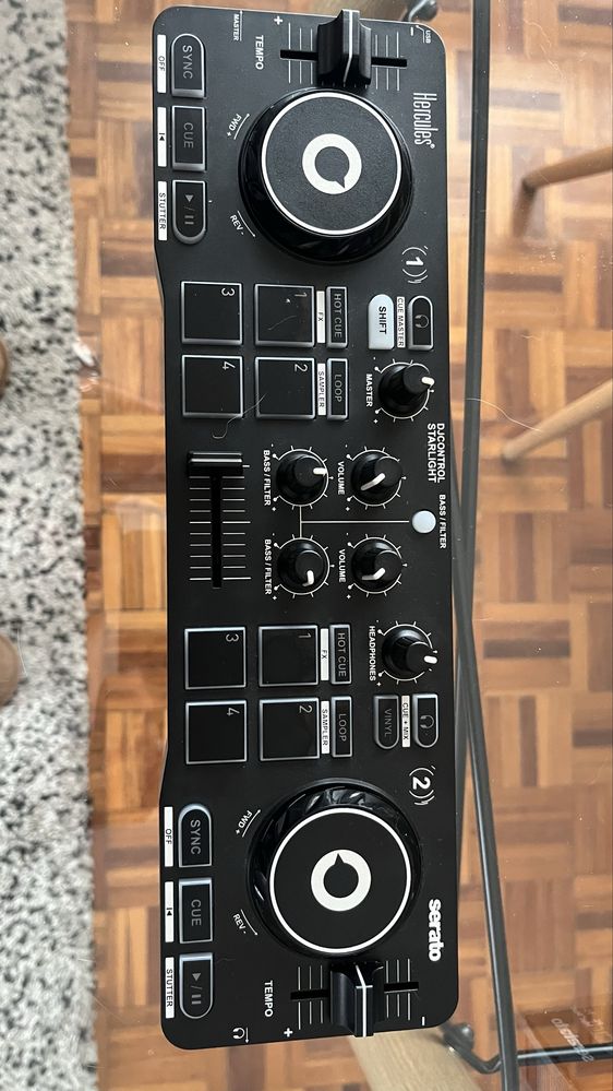 Vendo controladora / mesa dj, nova