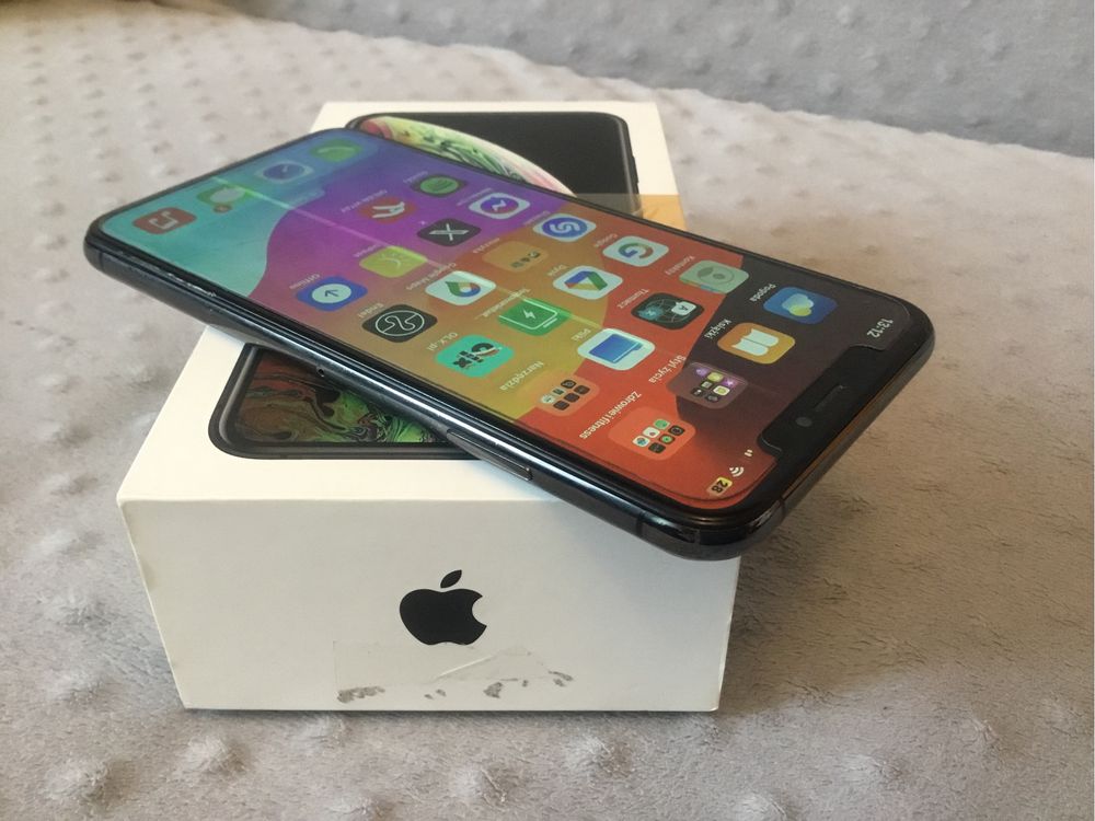 Smartfon Apple Iphone XS Max 64 GB.