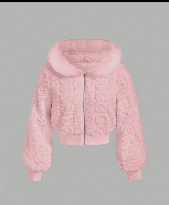 Милая, пушистая куртка,на каждый день