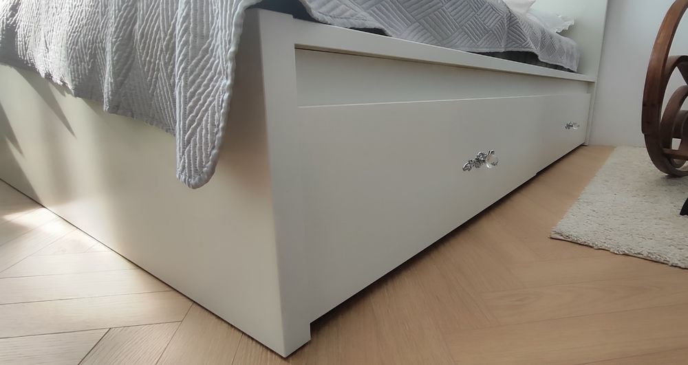 Łóżko sypialnia duże materac