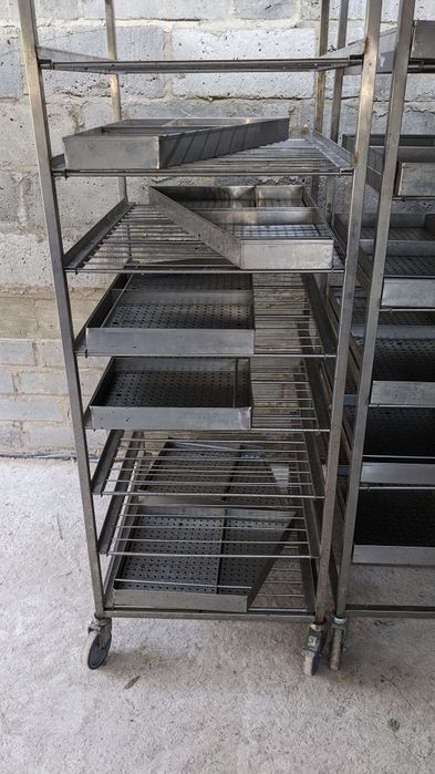 Skrzynki euro rolki wózek g/n mięso garmażerkę manery tace blachy ocie