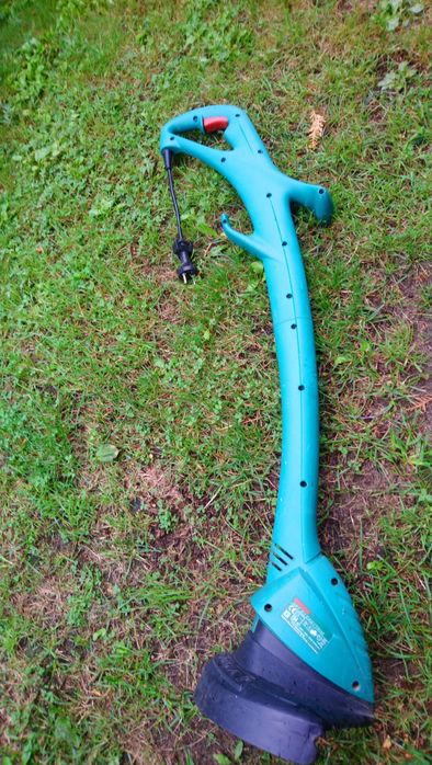 Podkaszarka elektryczna 23 cm EASYTRIM firmy Bosch - mało używana.