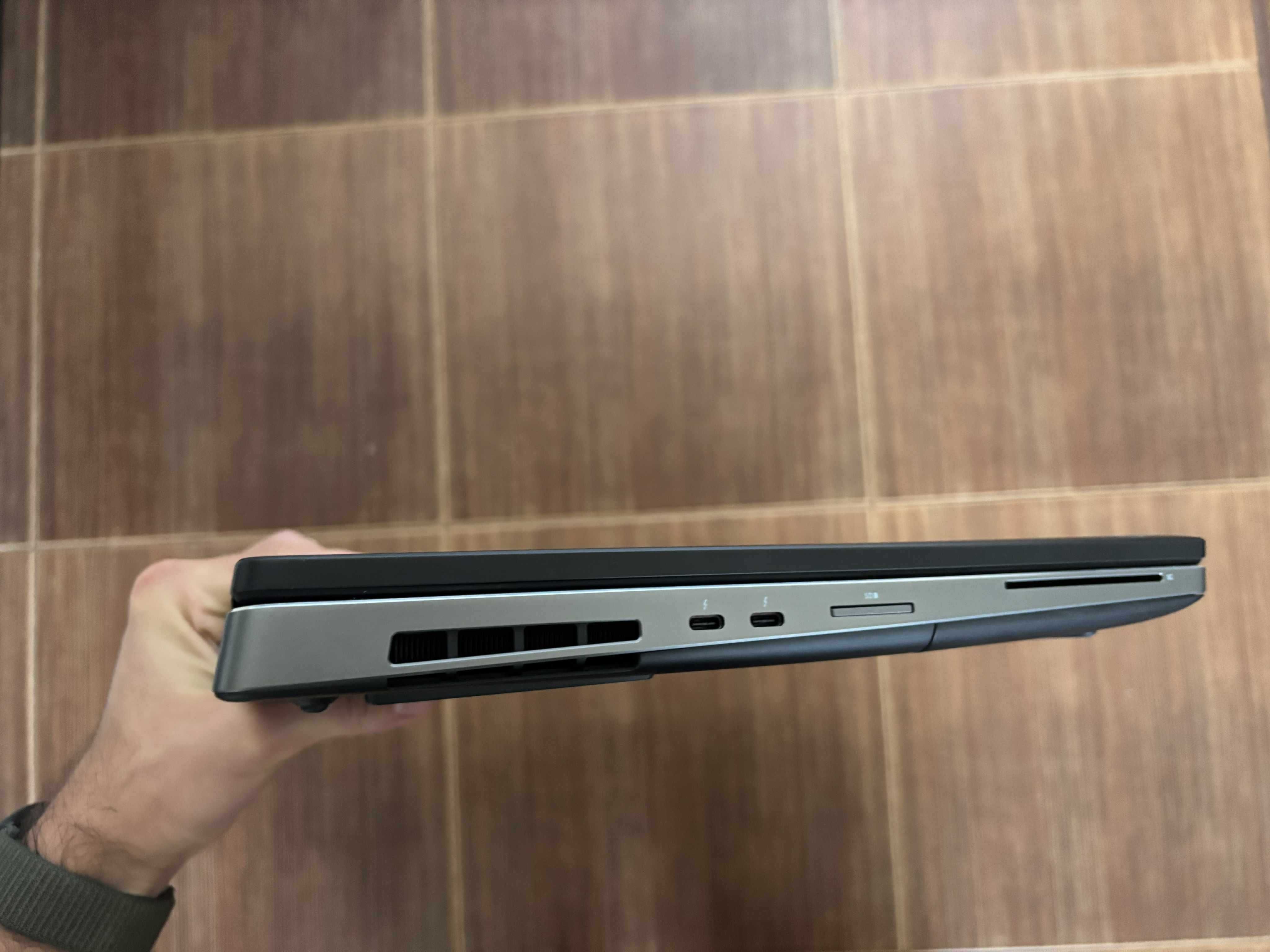 Dell Precision 7730 | i7 32GB RAM NVIDIA P3200 SSD