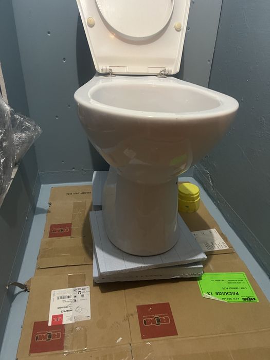 Унітаз б/у   в хорошому стані Cersanit