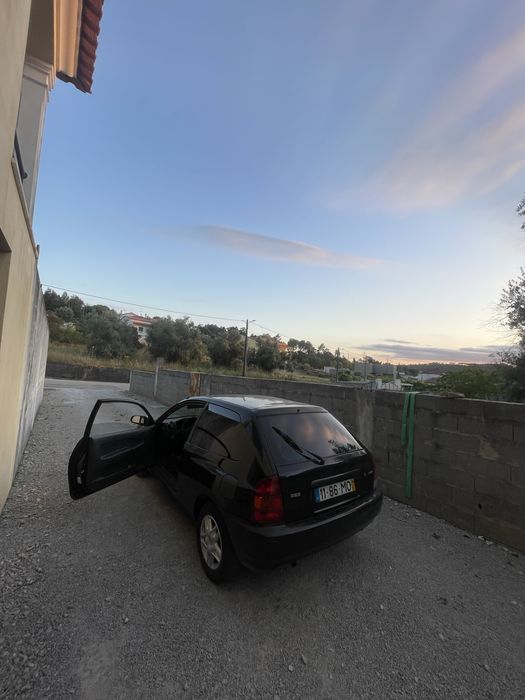 Mazda 323 otimo estado